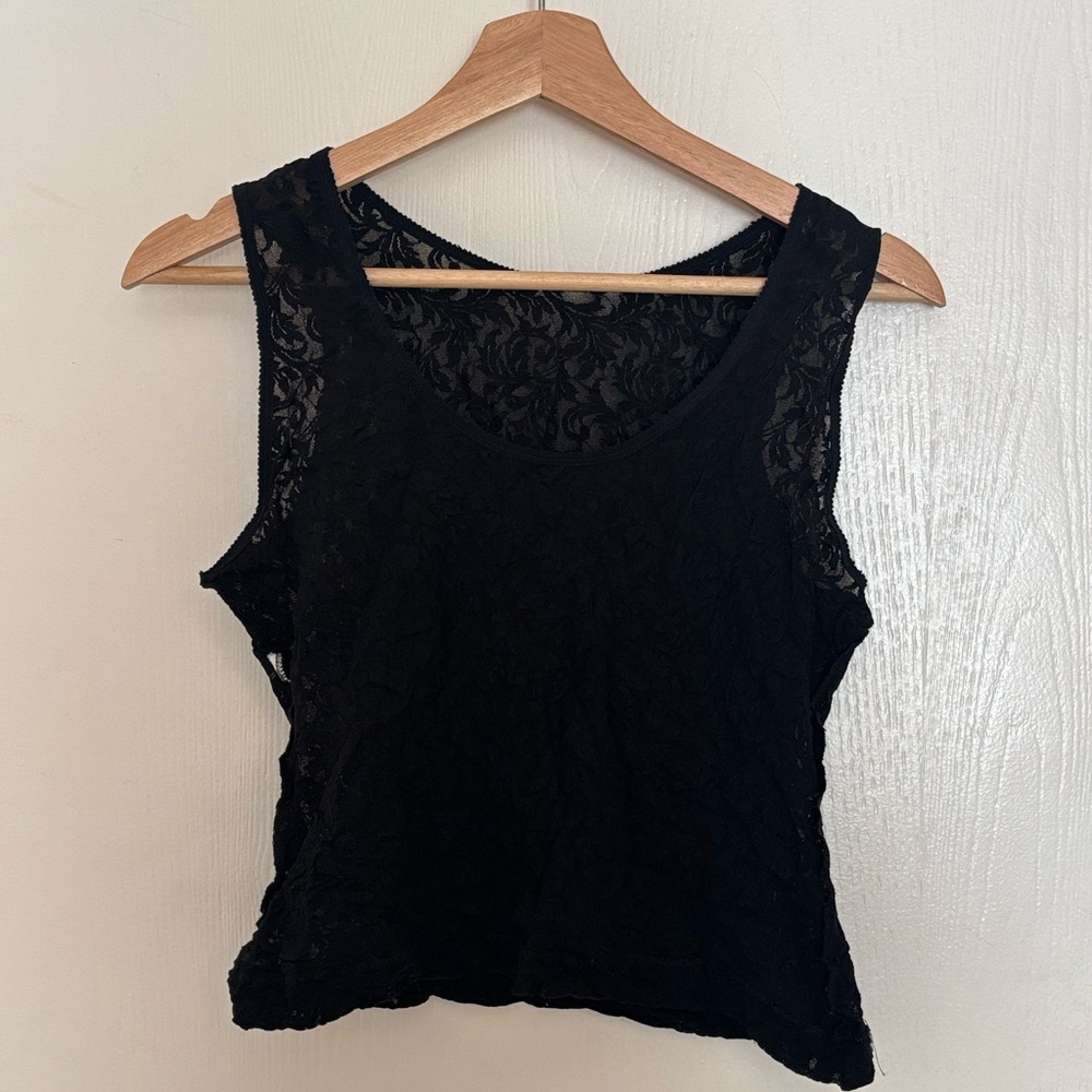 Vintage Sleek Black Sleeveless Crop Tank Top